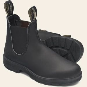 Blundstone Chelsea boots size 4
